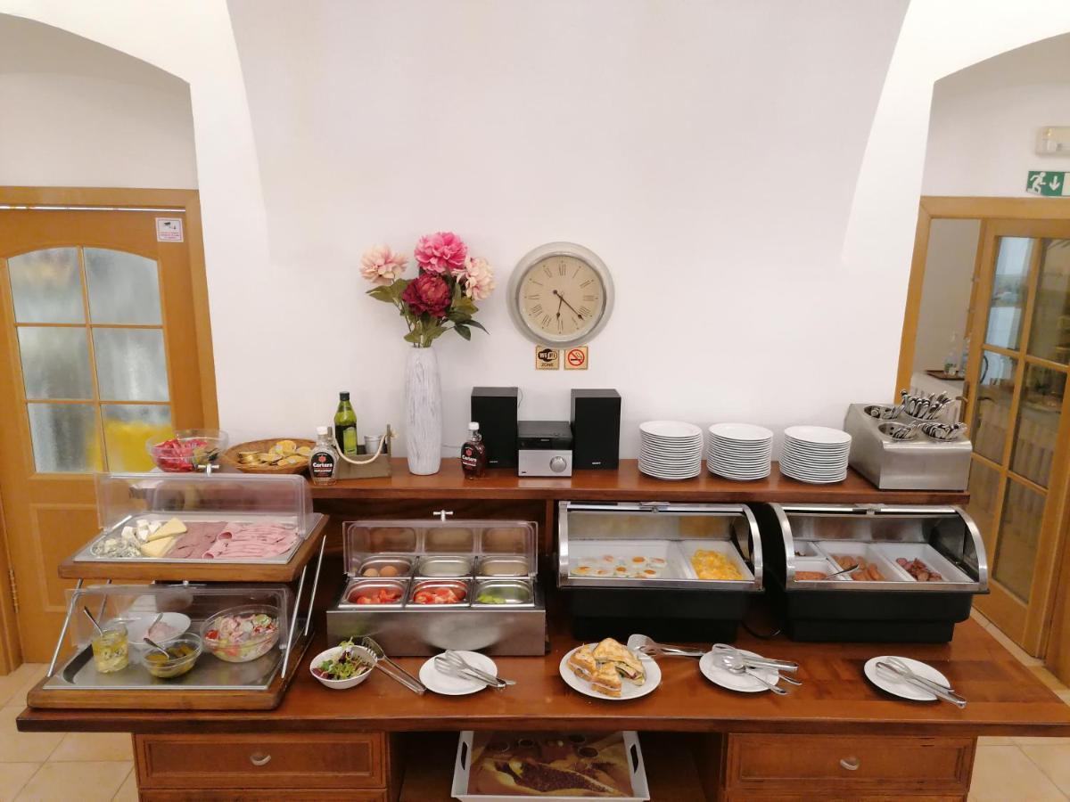 Hotel Belcredi Brno Ngoại thất bức ảnh