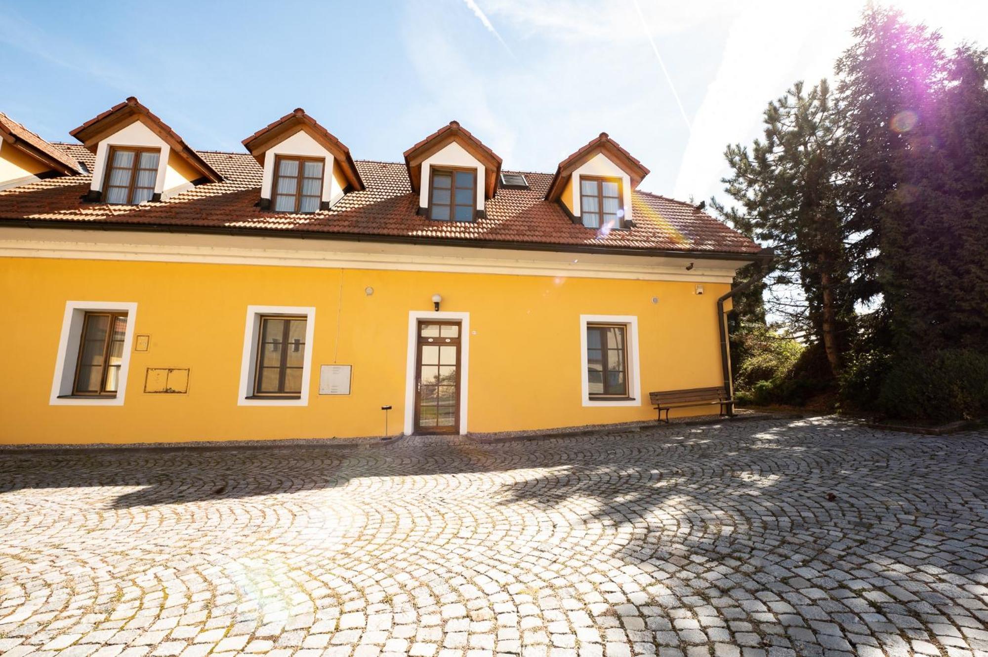 Hotel Belcredi Brno Ngoại thất bức ảnh